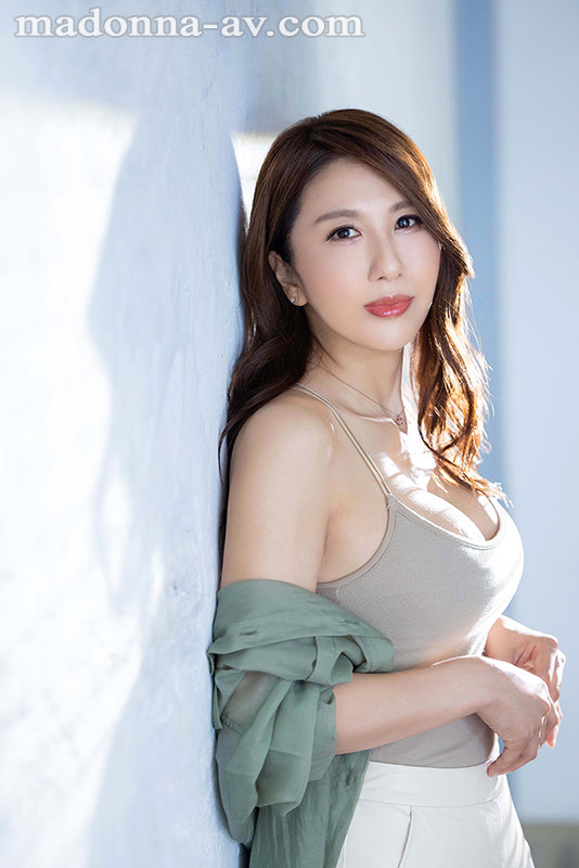 完成された肉体美を持て余す情欲妻《加峰幸香》47歳。MONROEからAV Debut !!